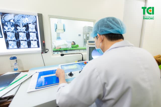 Tán sỏi ngoài cơ thể không đau, không mổ, không nằm viện