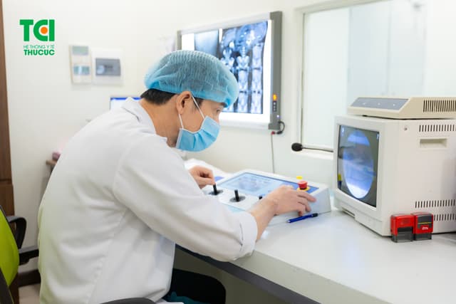 Tán sỏi ngoài cơ thể không đau, không mổ, không nằm viện