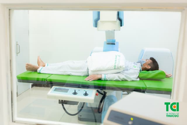 Tán sỏi ngoài cơ thể không đau, không mổ, không nằm viện