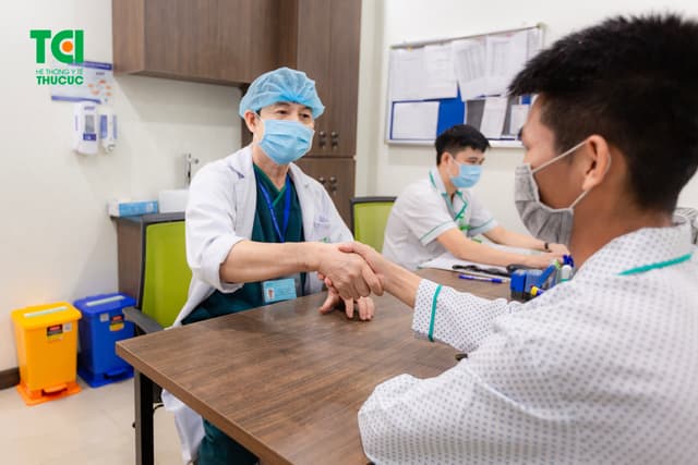 Tán sỏi ngoài cơ thể không đau, không mổ, không nằm viện