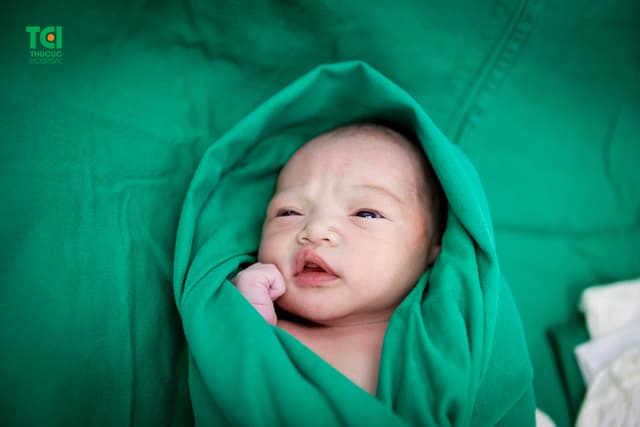 Biểu cảm đáng yêu khi chào đời của bé Nguyễn Ngọc Tuệ Anh