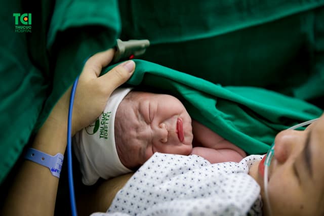 Biểu cảm đáng yêu khi chào đời của bé Nguyễn Ngọc Tuệ Anh