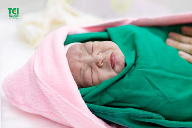 Biểu cảm đáng yêu khi chào đời của bé Nguyễn Ngọc Tuệ Anh