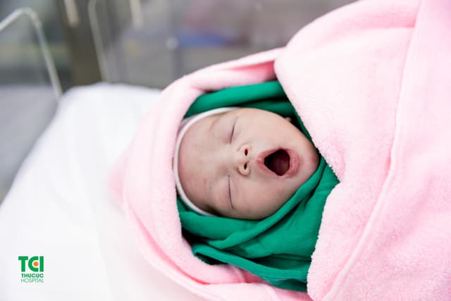 Biểu cảm đáng yêu khi chào đời của bé Nguyễn Ngọc Tuệ Anh