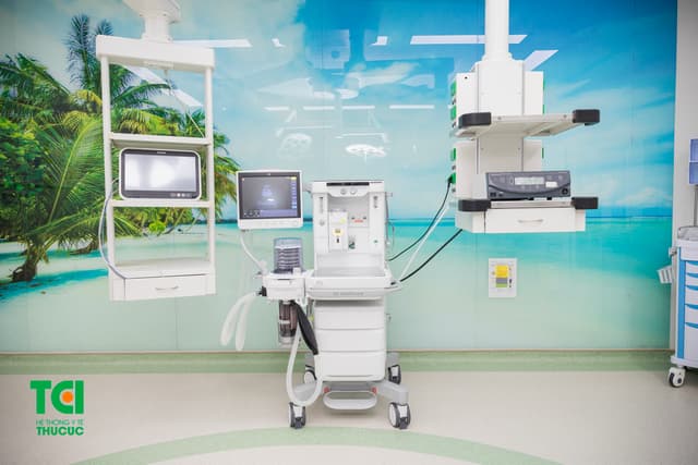 Trang thiết bị y tế hiện đại, máy móc tối tân