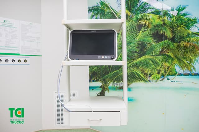 Trang thiết bị y tế hiện đại, máy móc tối tân