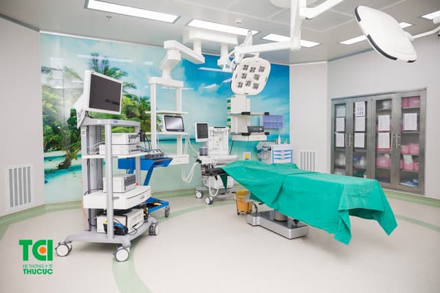 Trang thiết bị y tế hiện đại, máy móc tối tân