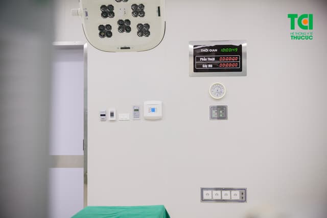 Trang thiết bị y tế hiện đại, máy móc tối tân