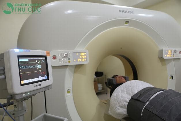 Áp dụng các trang thiết bị hiện đại cho quá trình thăm khám chẩn đoán bệnh lý tim mạch.