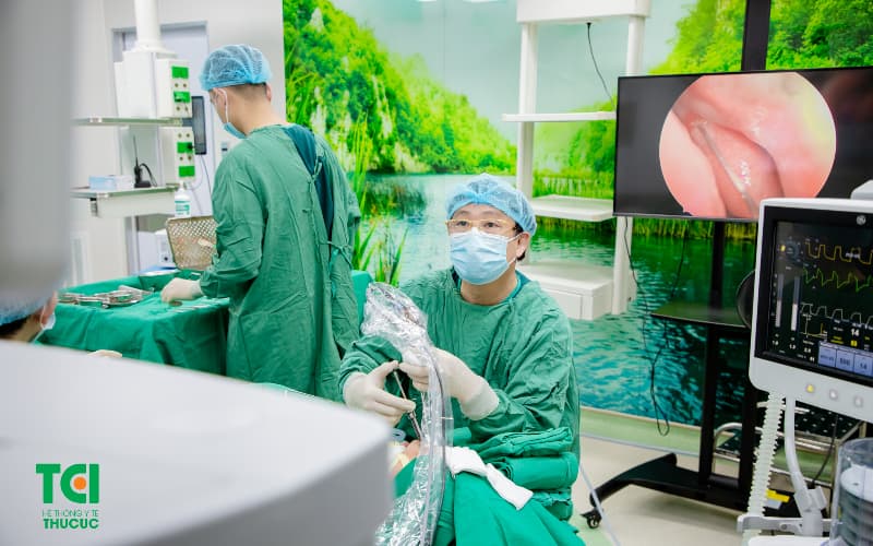 phì đại cuốn mũi