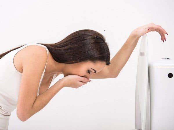 Nguyên nhân, dấu hiệu và cách điều trị đau dạ dày sau sinh là gì?