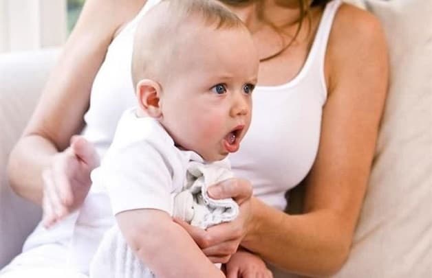 Ho gà là một bệnh truyền nhiễm do đường hô hấp bị tấn công bởi vi khuẩn Bordetella pertussis.