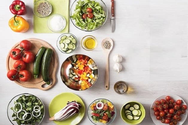 Chế độ dinh dưỡng khoa học giúp người bệnh nhanh hồi phục sức khỏe sau mổ nội soi sỏi tiết niệu