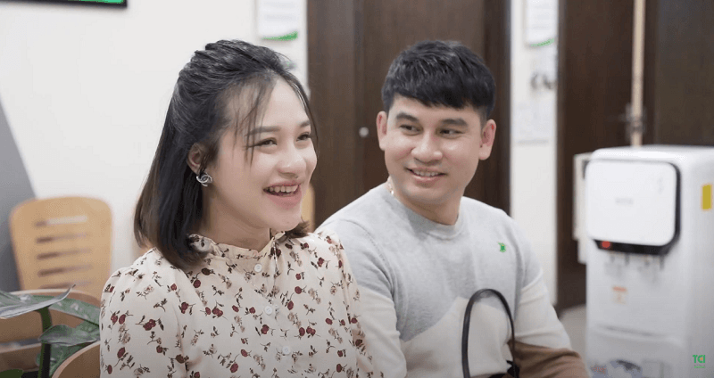 Theo chân mẹ bầu Ngọc Anh đi khám thai tại Thu Cúc