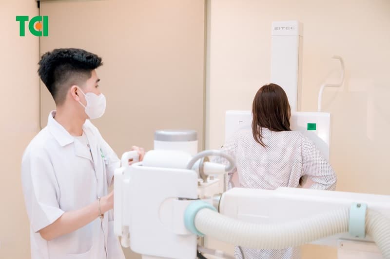 Phái nữ được khuyến cáo nên đi khám phụ khoa định kỳ thường xuyên. Nó giúp ngăn chặn kịp thời các bệnh lý phụ khoa, giúp chị em tự tin trong cuộc sống và hôn nhân.