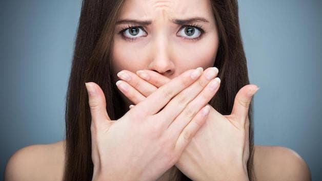 Bị hôi miệng phải làm sao: Các cách điều trị cực hiệu quả