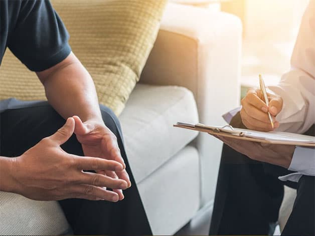 Sau khi cắt bao quy đầu, bệnh nhân nên đi tái khám theo đúng lịch đã hẹn.