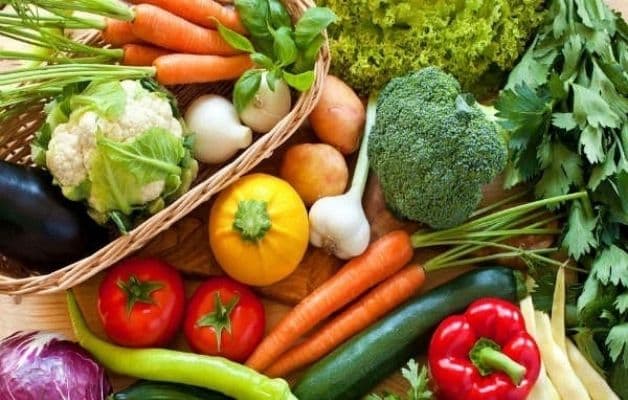 Chế độ ăn nên bổ sung nhiều chất xơ, rau củ quả