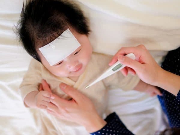 Theo dõi trẻ khi bị phát ban