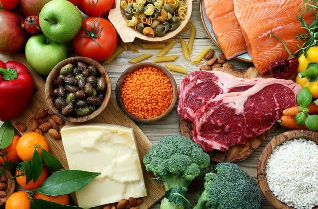 Chế độ ăn uống không bổ sung đủ lượng sắt cơ thể cần là một trong những nguyên nhân gây thiếu máu ở trẻ em,