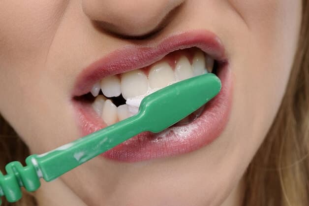 tại sao bị nhiệt miệng liên tục