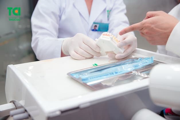 Tư vấn lựa chọn phương pháp dán sứ phù hợp cho khách hàng tại BV ĐKQT Thu Cúc