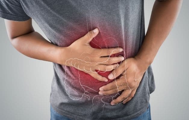 Đau bụng là một trong số các biểu hiện đặc trưng của tắc ruột