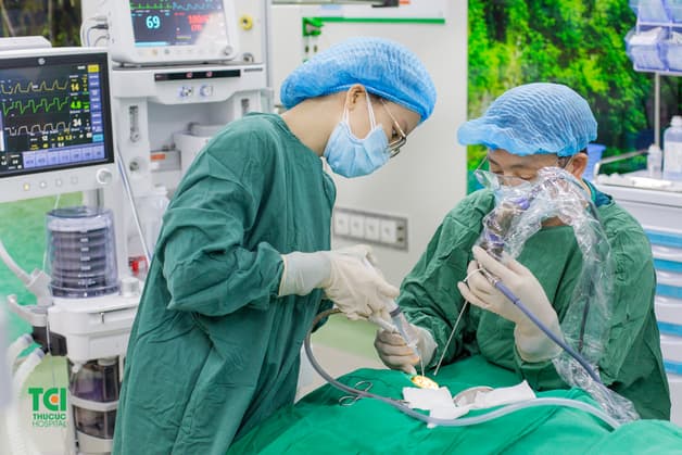 thủng màng nhĩ có chữa được không