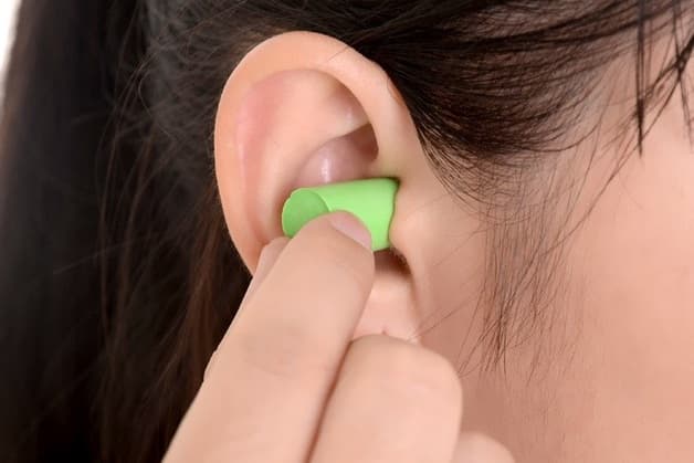 thủng màng nhĩ nên kiêng 