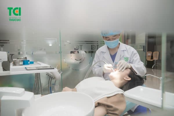 Để thực hiện điều trị viêm quanh cuống răng, bệnh nhân cần thực hiện ở các cơ sở y tế uy tín