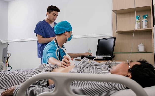 Thăm khám phòng ngừa, điều trị viêm gan C tại bệnh viện