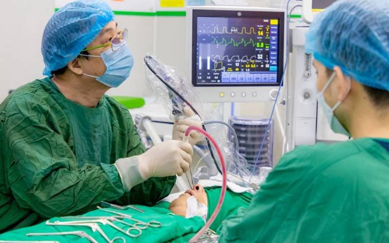 phẫu thuật polyp mũi