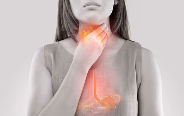 Tình trạng trào ngược dạ dày gây ho đờm kéo dài sẽ kéo theo nhiều biến chứng nguy hiểm