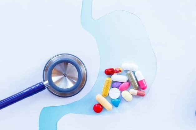 Tình trạng trào ngược dạ dày gây ho đờm có thể được khắc phục bằng các thuốc chuyên dụng