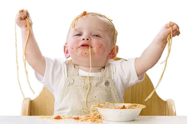 Mỗi bữa ăn dặm sẽ trở nên vui vẻ và hiệu quả nếu trẻ được ăn trong tâm trạng thoải mái.