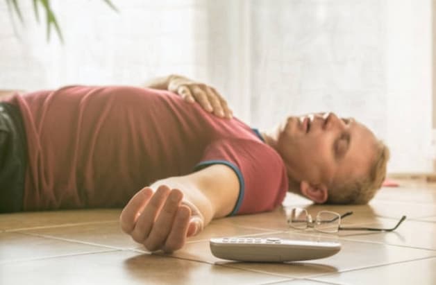 Triệu chứng của đột quỵ do chảy máu não 