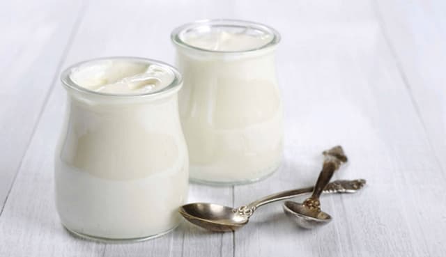 Người bị viêm đại tràng có nên ăn sữa chua không?