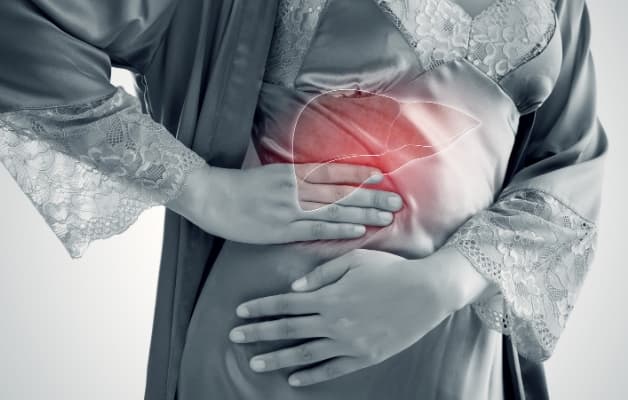 Đau vùng hạ sườn phải là một trong những dấu hiệu đặc trưng của bệnh lý về gan