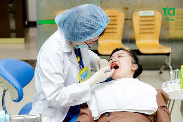 Khám tổng quát trước khi nhổ răng khôn