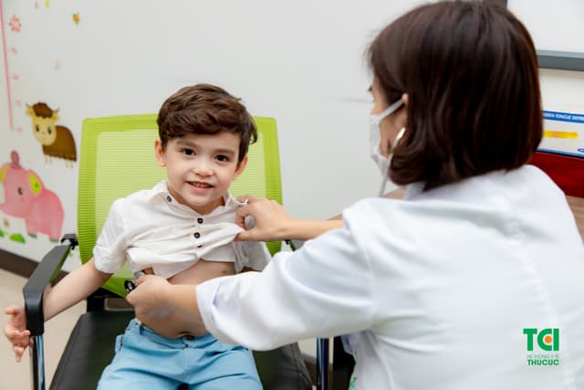 Khám sức khoẻ tổng quát cho bé 4 tuổi