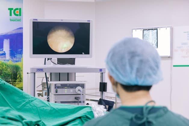 Tán sỏi thận có nguy hiểm không phụ thuộc rất lớn vào chuyên môn bác sĩ.