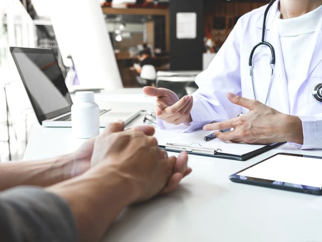 Đau đầu khám khoa gì? Khi nào nên đi khám?