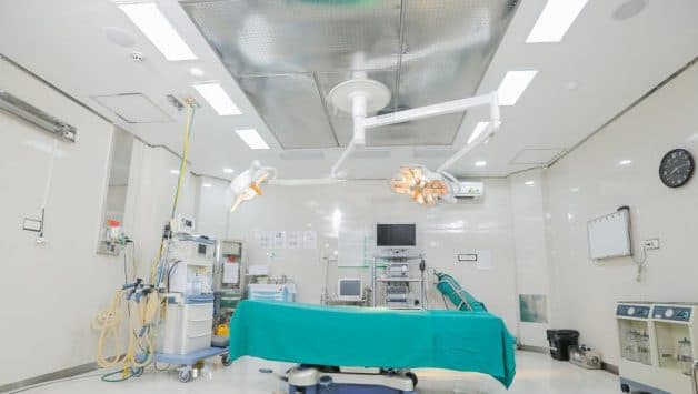 phẫu thuật hàm móm có nguy hiểm