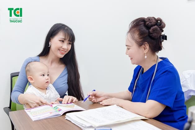 Trẻ 7 tháng biếng ăn phải làm sao