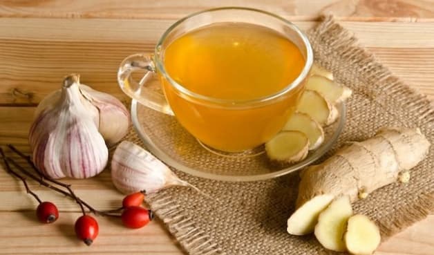 Người mắc bệnh viêm họng đừng bỏ qua những thực phẩm sau: Tỏi, gừng, mật ong, bạc hà, chanh...