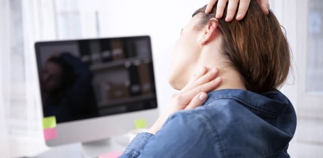 Bệnh đau nửa đầu sau gáy bên phải cảnh báo điều gì?