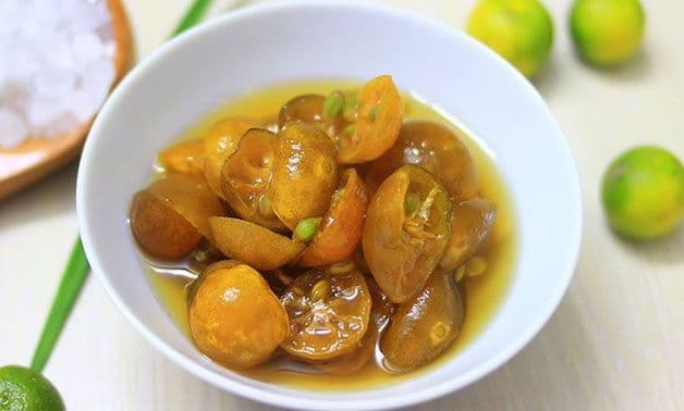 Quất ngâm mật ong là “bài thuốc” chữa viêm họng cho trẻ đã có từ rất lâu đời, đúc kết từ kinh nghiệm của người xưa.