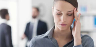 Tại sao đau nửa đầu bên trái? Có nguy hiểm không?