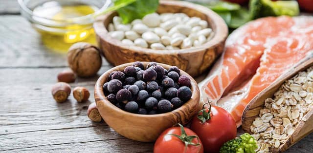 Thiếu máu não gây chóng mặt nên và không nên ăn gì?