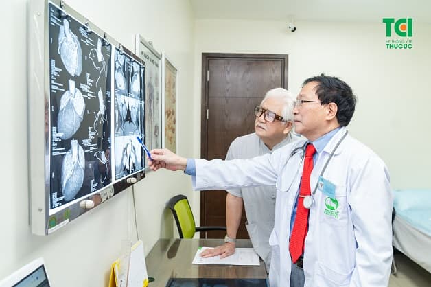 Khám và điều trị sớm tại chuyên khoa tim mạch uy tín là biện pháp phòng ngừa những biến chứng nguy hiểm của bệnh động mạch vành.